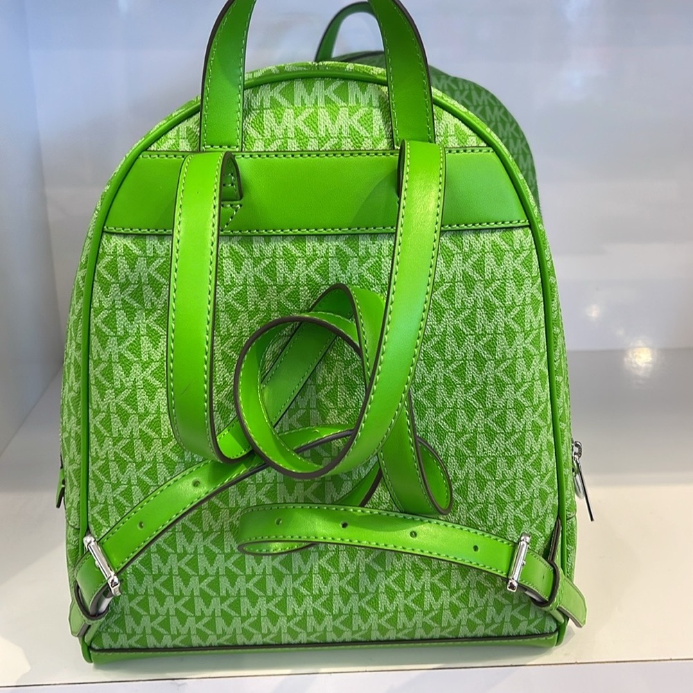 Michael Kors Rhea Medium Signature Logo Backpack
Jungle Green
NWT - Picture 15 of 16